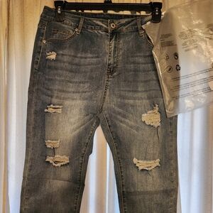 Brand New with tags Size XL capris